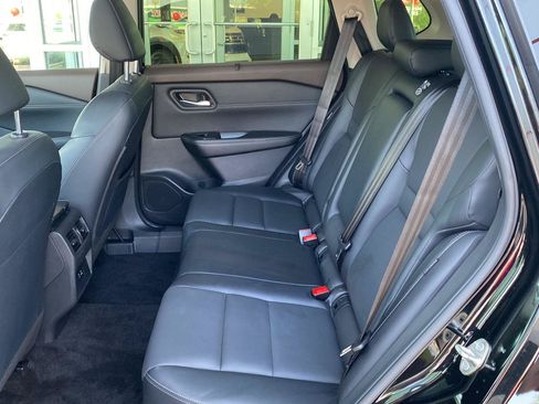 Certified 2023 Nissan Rogue SV w/ SV Premium B Package AWD/4WD image 20