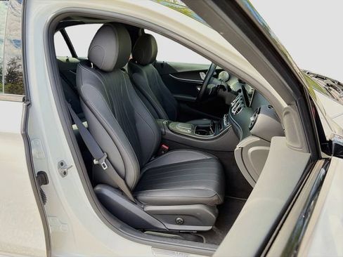 Used 2023 Mercedes-Benz E 350 4MATIC Sedan image 14