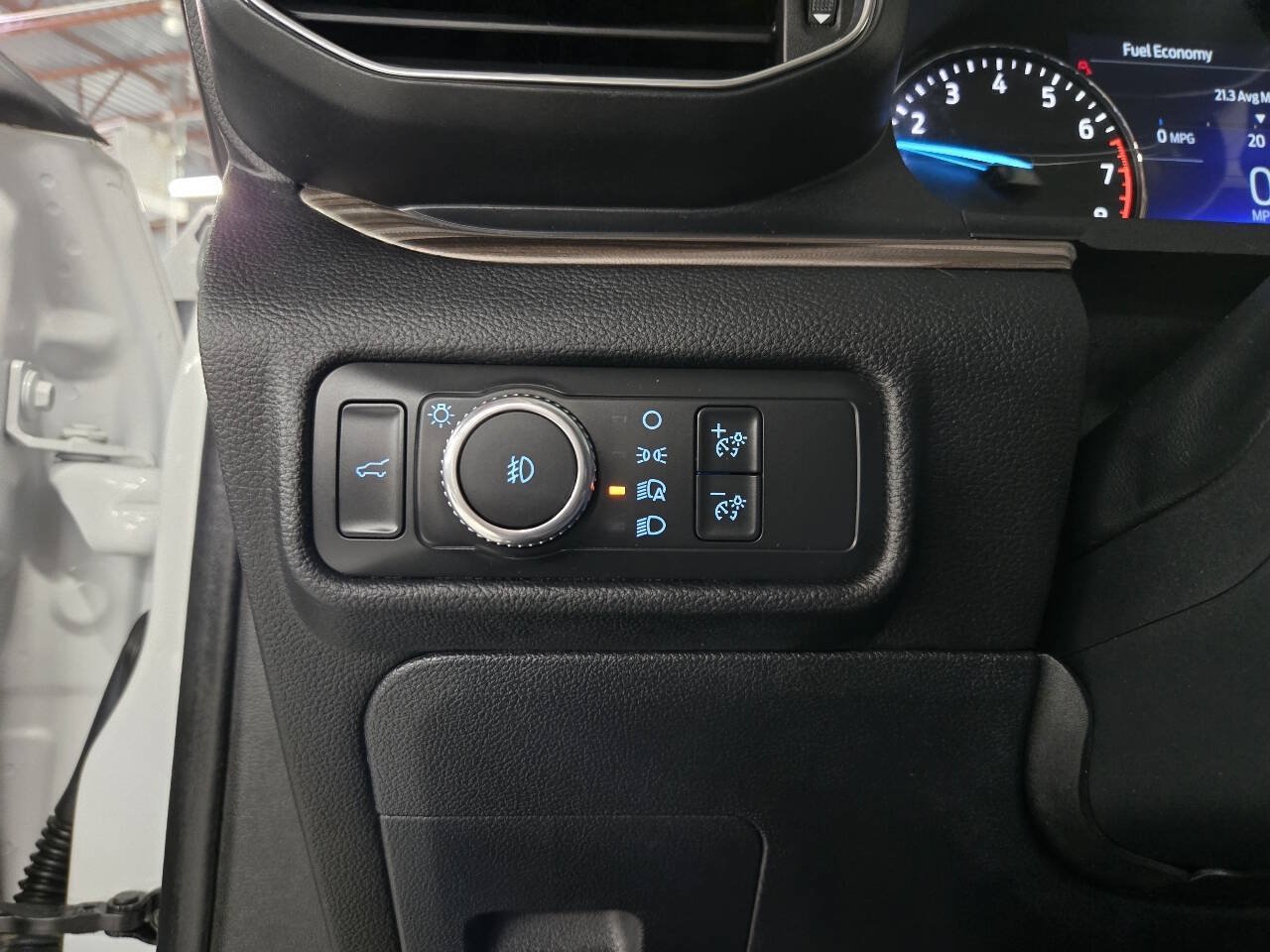 Used 2021 Ford Explorer Limited w/ Equipment Group 301A RWD image 14