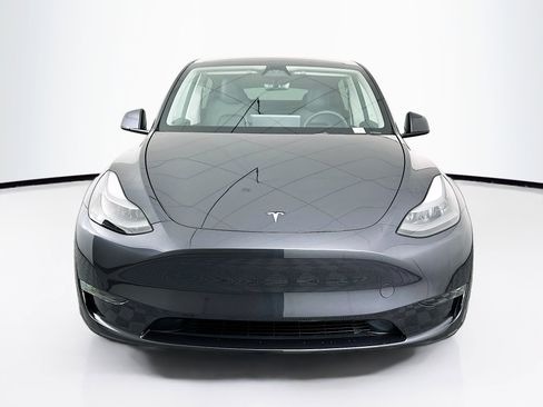 Used 2024 Tesla Model Y Performance image 2