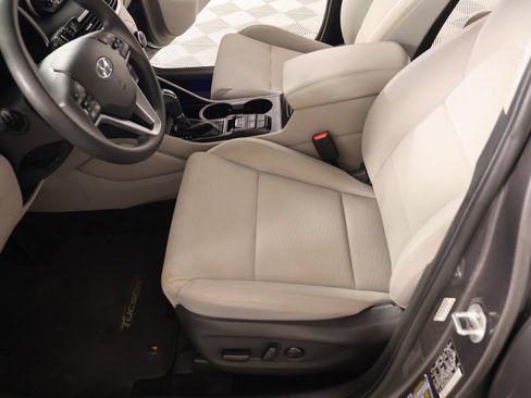 Used 2020 Hyundai Tucson Value FWD image 11