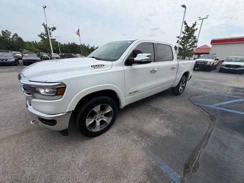 Used 2022 RAM 1500 Laramie AWD/4WD image 3