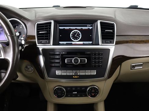 Used 2014 Mercedes-Benz GL 450 4MATIC image 21