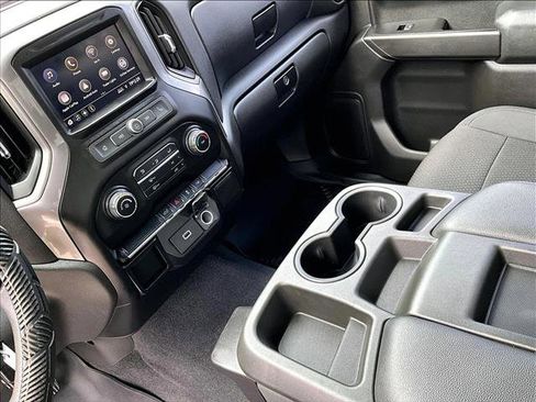 Used 2020 Chevrolet Silverado 1500 Custom w/ Custom Value Package RWD image 15