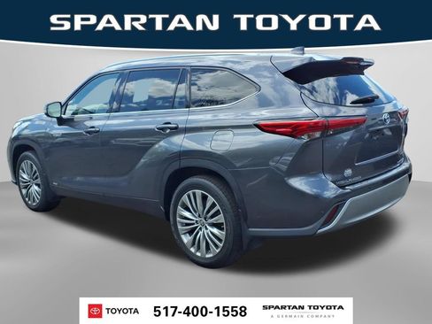 Used 2021 Toyota Highlander Platinum AWD/4WD image 9