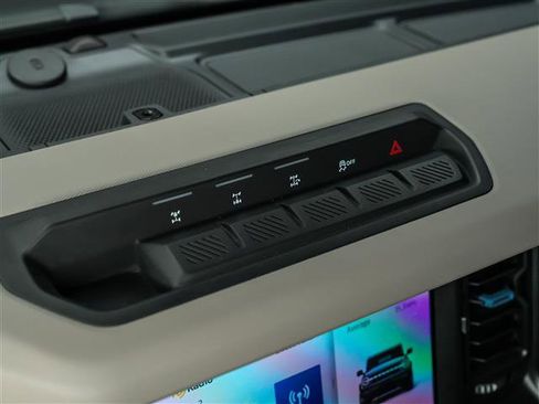 Used 2023 Ford Bronco Wildtrak image 33