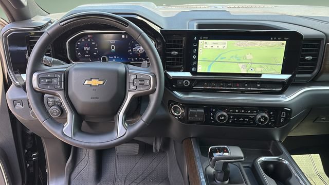 Used 2026 Chevrolet Silverado 1500 High Country AWD/4WD image 10