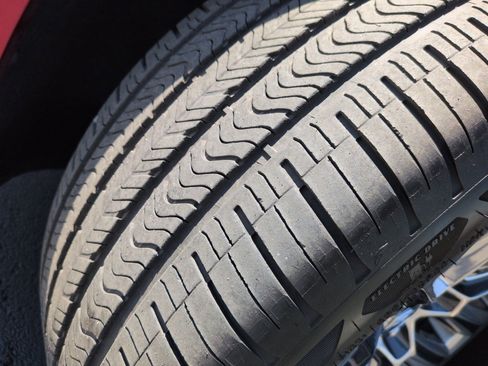 Used 2026 Cadillac Vistiq Platinum image 12