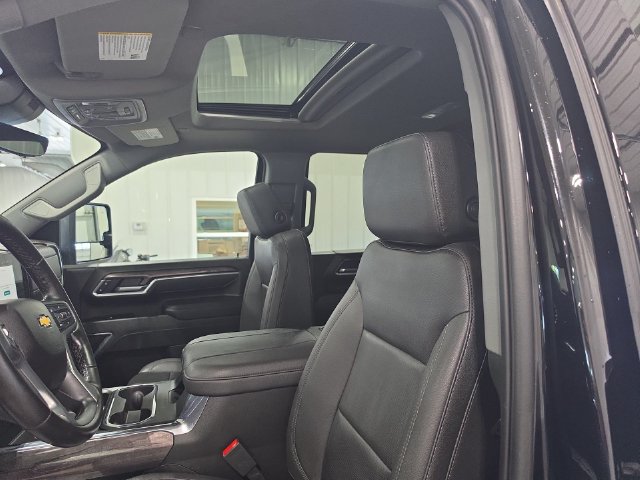 Used 2026 Chevrolet Silverado 3500 LTZ w/ LTZ Plus Package AWD/4WD image 21