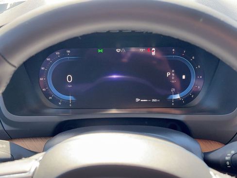 Certified 2024 Volvo XC90 B6 Plus image 19