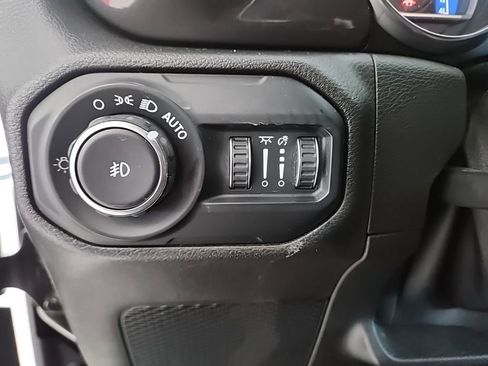 Used 2021 Jeep Wrangler Unlimited Sport AWD/4WD image 38