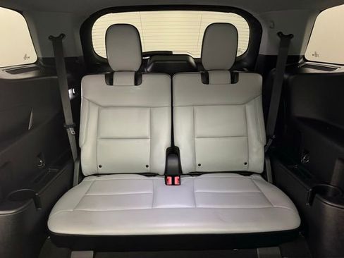 Used 2021 Ford Explorer XLT w/ Equipment Group 202A image 13