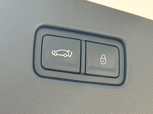 New 2027 Genesis GV70 2.5T Advanced AWD/4WD image 14