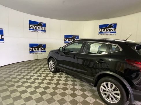 Used 2022 Nissan Rogue Sport SV FWD image 8