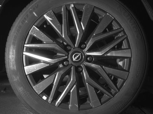 Used 2025 Nissan Altima 2.5 SV FWD image 15