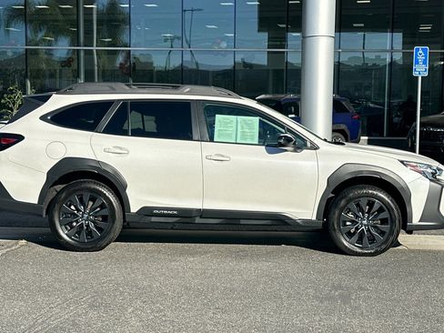 Certified 2025 Subaru Outback Onyx Edition XT image 3