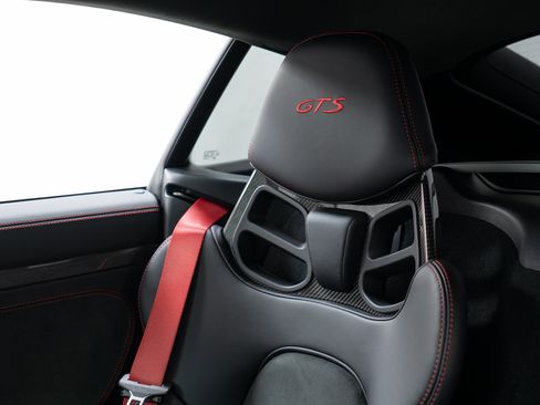 Certified 2025 Porsche 718 Cayman GTS RWD image 21