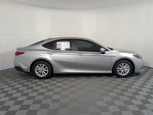 New 2026 Toyota Camry LE image 5
