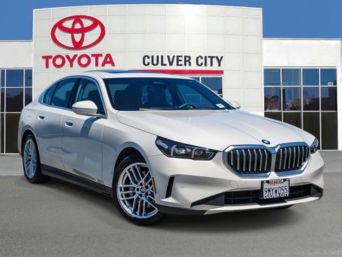 Used 2024 BMW 530i w/ Convenience Package RWD image 1