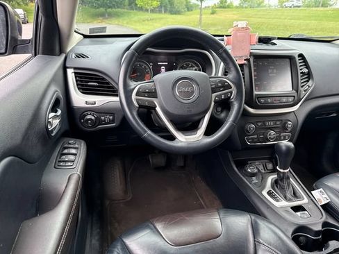 Used 2015 Jeep Cherokee Limited w/ Technology Group AWD/4WD image 13