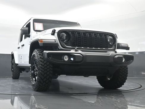 Used 2024 Jeep Gladiator Sport image 68