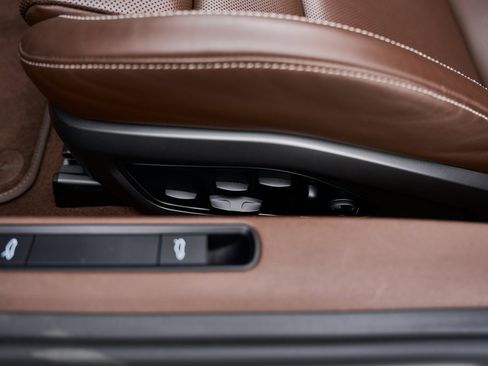 Used 2021 Porsche 911 Turbo S image 30