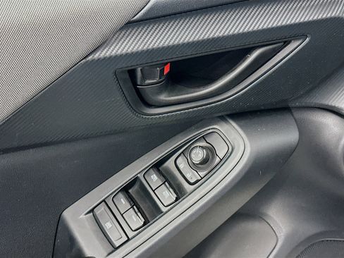 Used 2024 Subaru Crosstrek 2.0i Premium image 15