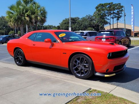 Used 2023 Dodge Challenger R/T w/ Plus Package image 7
