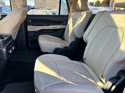 Certified 2022 Ford Expedition Platinum image 10