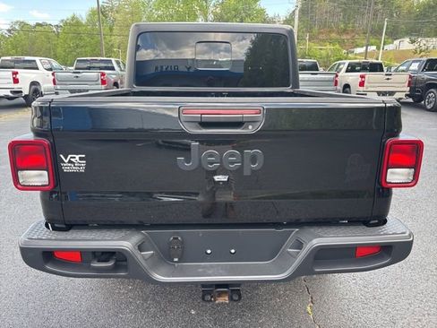 Used 2021 Jeep Gladiator Willys image 5