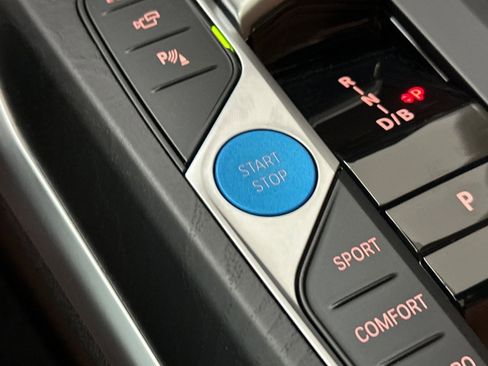 Certified 2024 BMW i4 eDrive35 w/ M Sport Package image 34