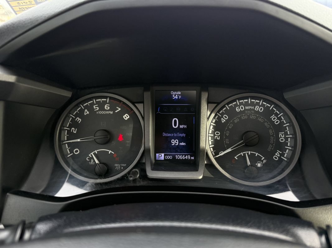 Used 2018 Toyota Tacoma TRD Off-Road w/ TRD Premium Off Road Package AWD/4WD image 11
