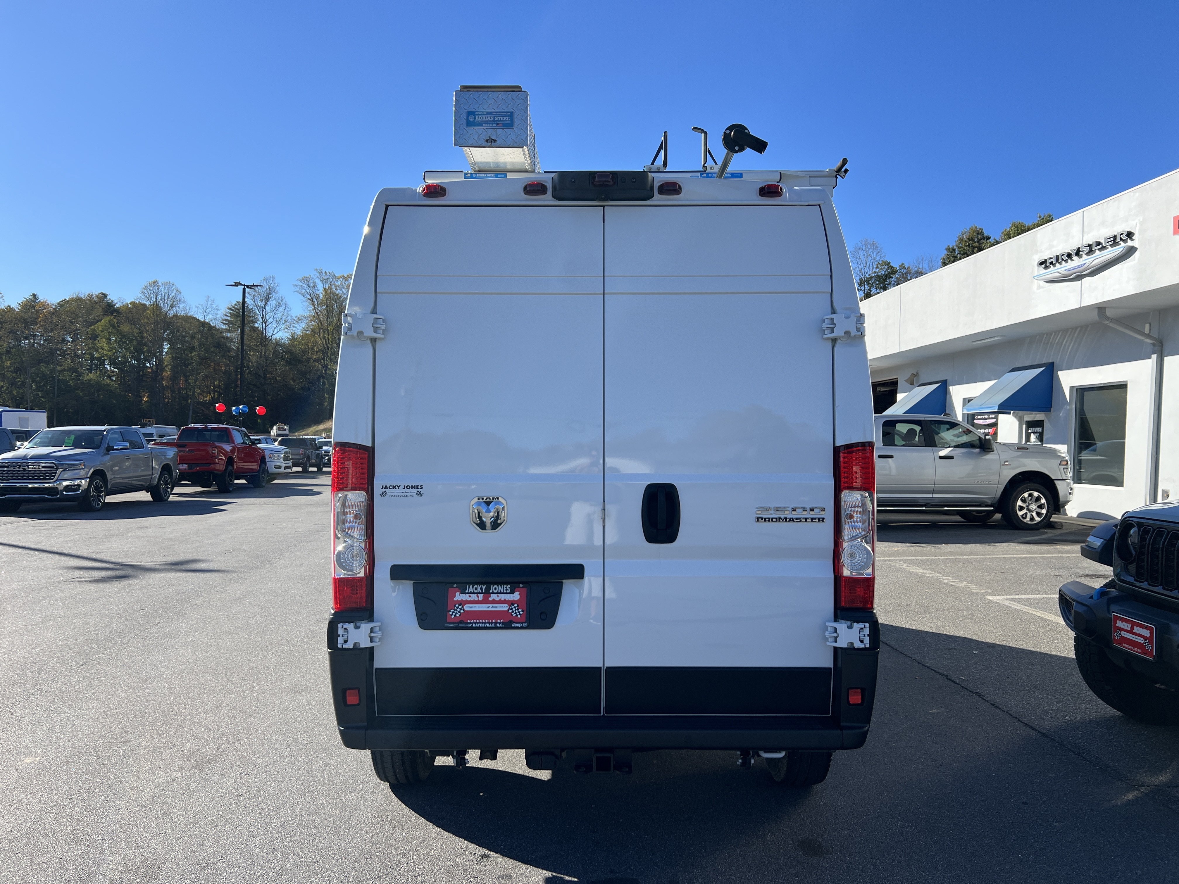 Used 2025 RAM ProMaster 2500 w/ Safety Group FWD image 2