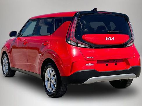 Used 2025 Kia Soul LX w/ LX Technology Package image 4