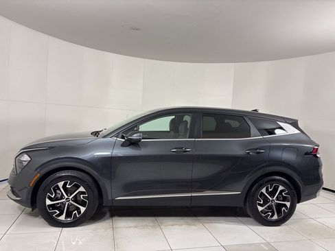 Used 2023 Kia Sportage EX image 2