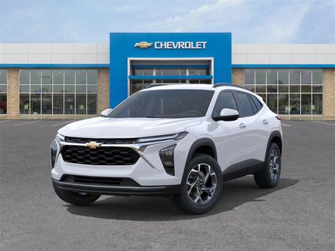 New 2025 Chevrolet Trax LT w/ Driver Confidence Package image 6