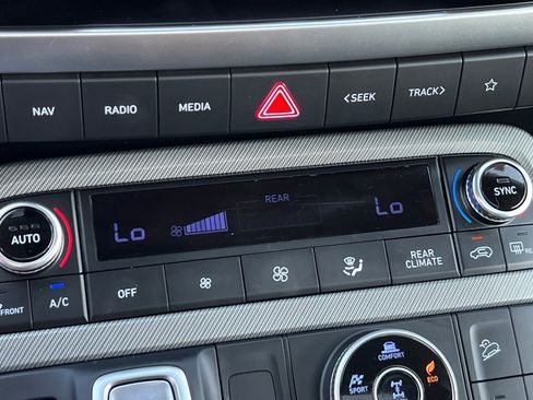 Used 2024 Hyundai Palisade SEL image 22