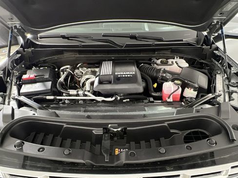 Used 2025 GMC Yukon XL Denali w/ Denali Reserve Package image 32