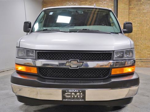 Used 2017 Chevrolet Express 3500 LT w/ LT Preferred Equipment Group image 4