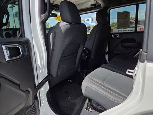 Used 2025 Jeep Wrangler Unlimited Sport AWD/4WD image 11