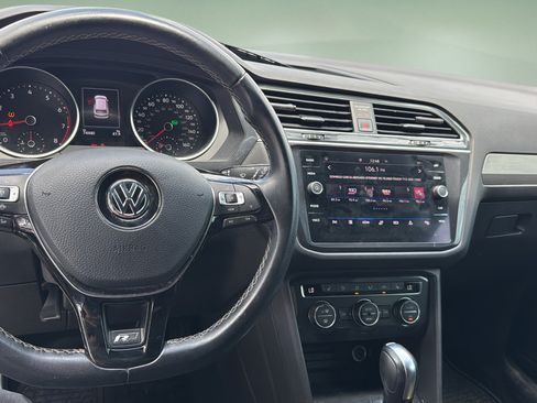 Used 2021 Volkswagen Tiguan SE R-Line FWD image 17