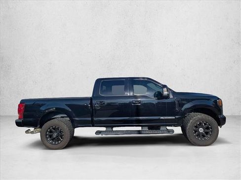 Used 2022 Ford F250 Lariat w/ Black Appearance Package AWD/4WD image 4