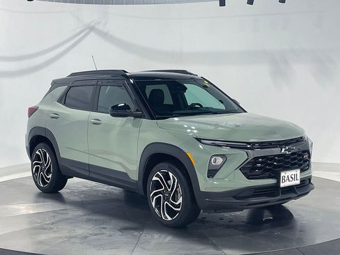 Used 2024 Chevrolet TrailBlazer RS w/ Driver Confidence Package image 41