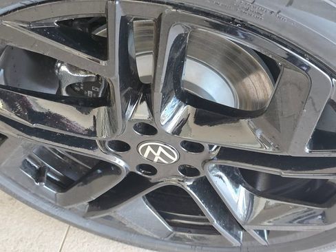 New 2026 Volkswagen Tiguan SE R-Line FWD image 11