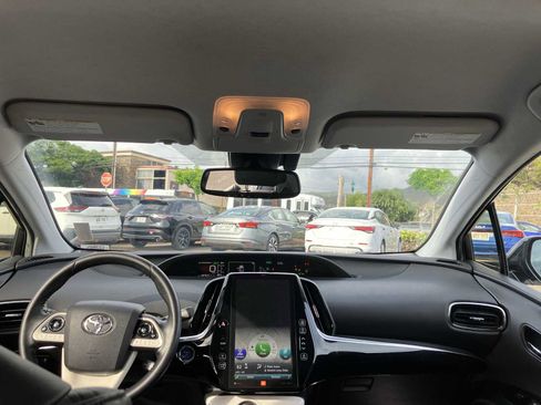 Used 2017 Toyota Prius Prime Plus image 10