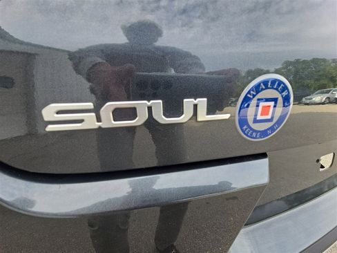 Used 2023 Kia Soul LX w/ LX Technology Package image 28