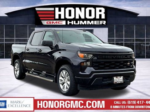 Used 2022 Chevrolet Silverado 1500 Custom AWD/4WD image 1
