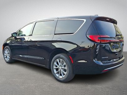 New 2027 Chrysler Pacifica Select