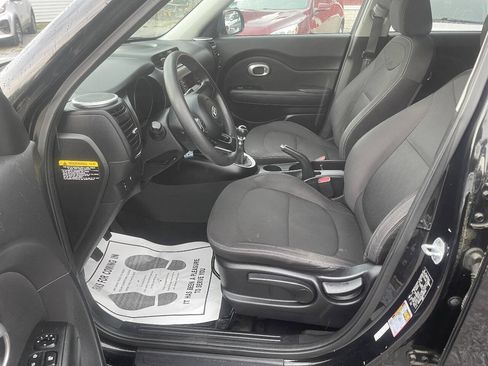 Used 2016 Kia Soul FWD image 11