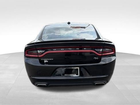 Used 2016 Dodge Charger R/T RWD image 4